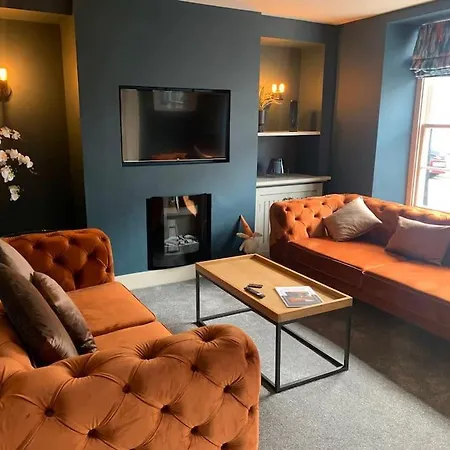 Feriehus Rose Cottage, Centre, Access *