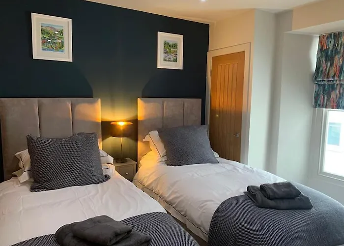 Vakantiehuis Rose Cottage, Centre, Access *