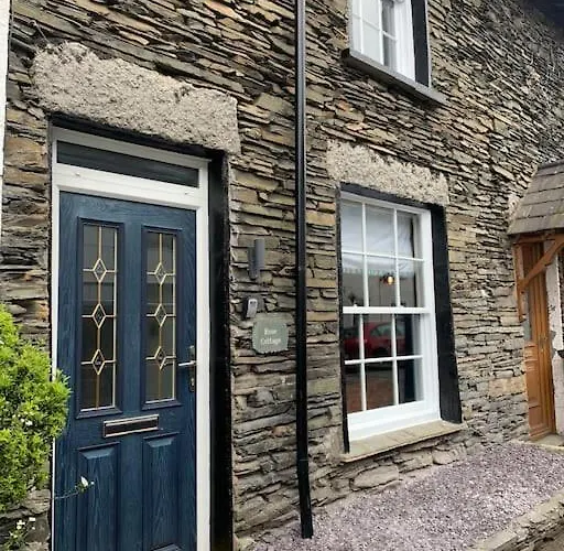 Rose Cottage, Centre, Access *