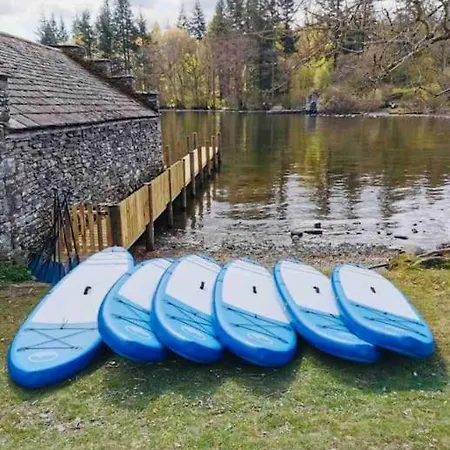 Rose Cottage, Centre, Access